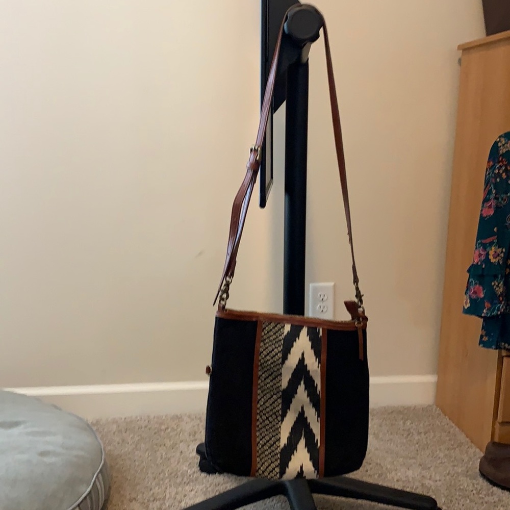 Lucky brand messenger bag
